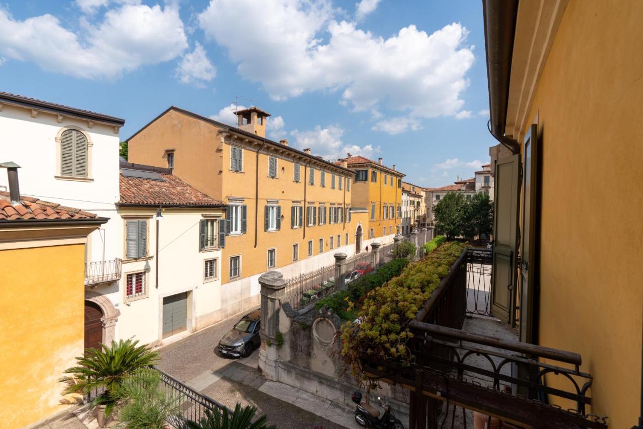 Ferienwohnung Terrazza Garibaldi By Postcardsfrom Verona Exterior foto