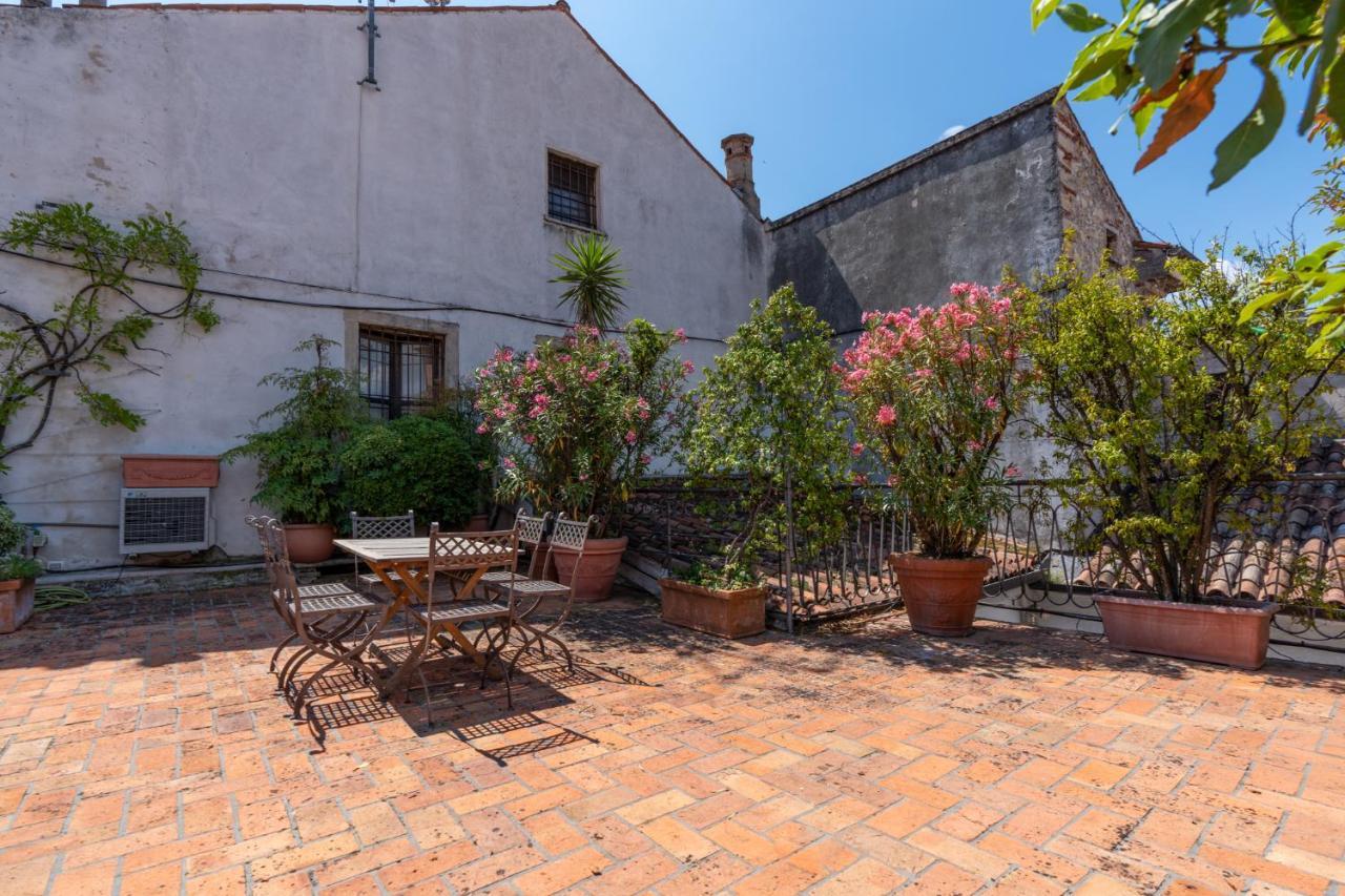 Ferienwohnung Terrazza Garibaldi By Postcardsfrom Verona Exterior foto