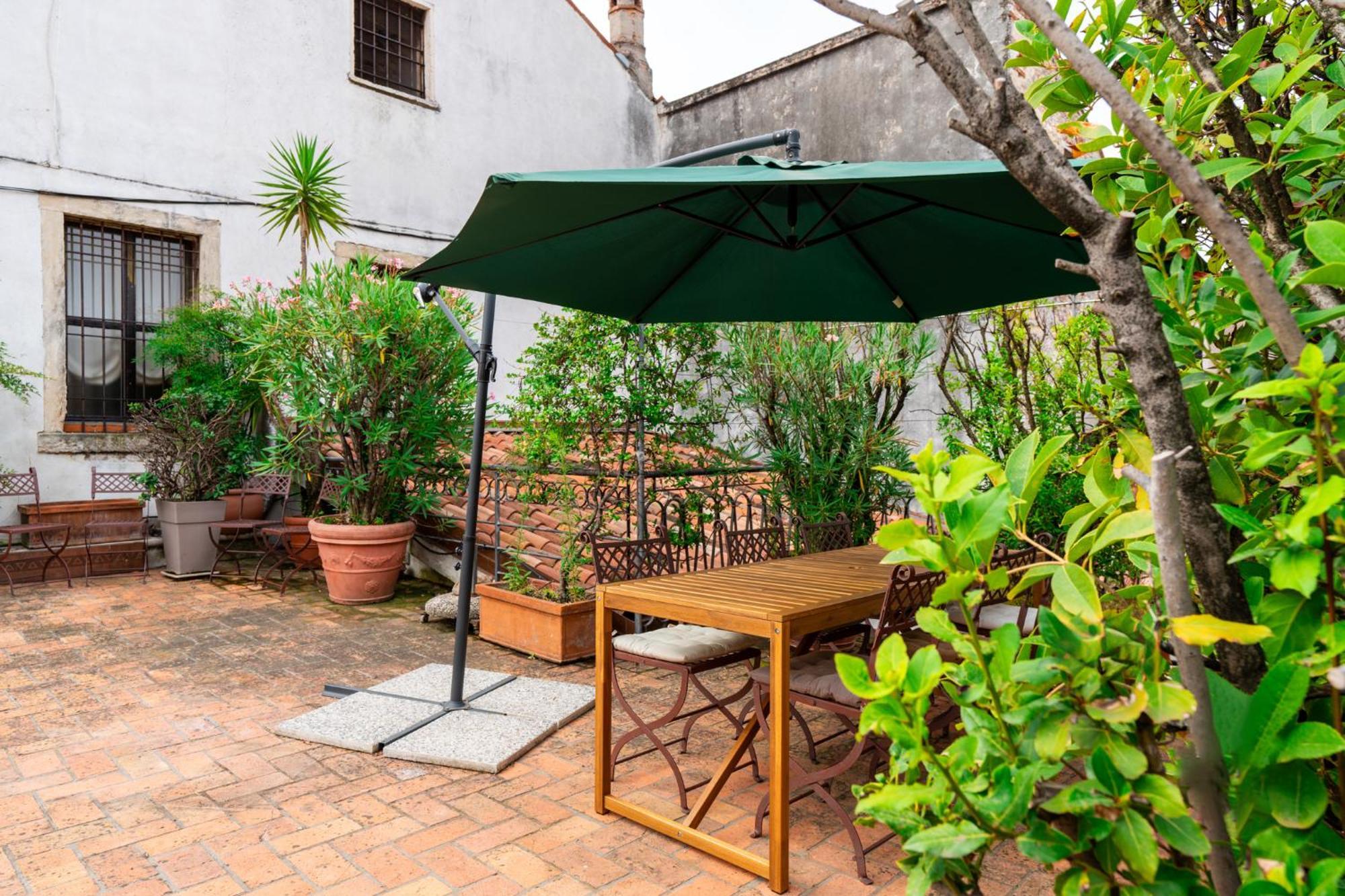 Ferienwohnung Terrazza Garibaldi By Postcardsfrom Verona Exterior foto